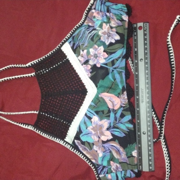 Time & Tru Tropical Boho Crochet Swim Halter Size L New No Tags - Picture 2 of 9